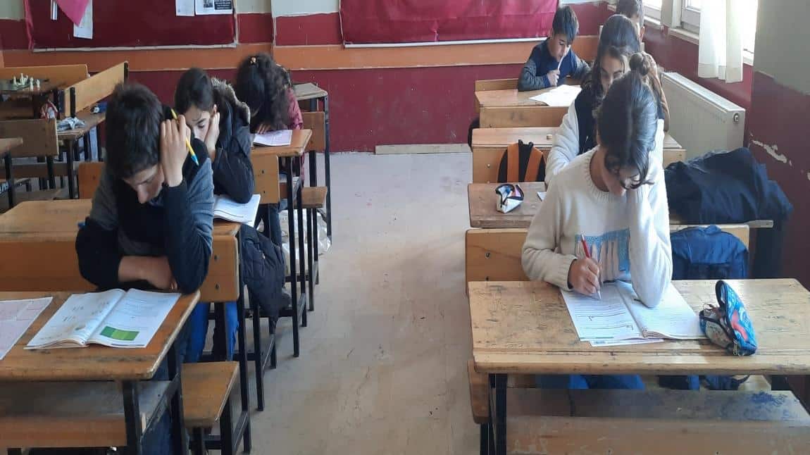 Okulumuz 8. sınıf öğrencilere LGS'ye yönelik Seviye Tespit Sınavı (Deneme) Yapıldı.